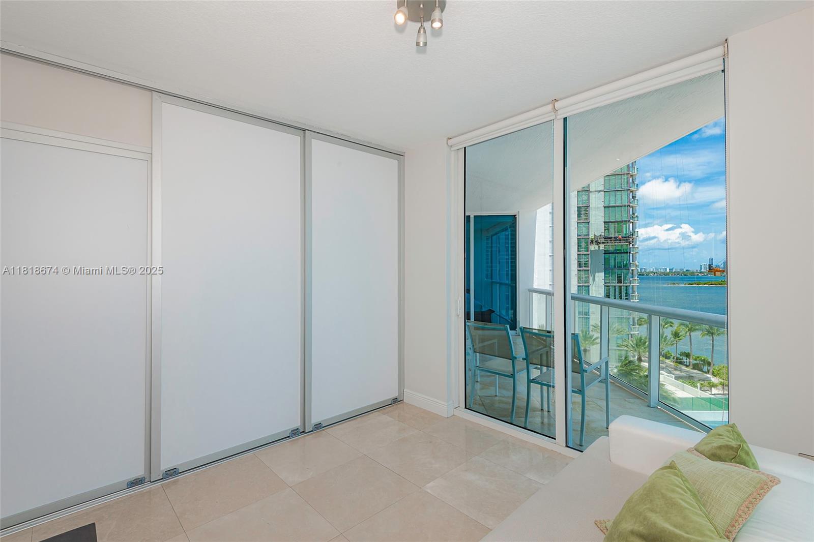 image Platinum Condo10