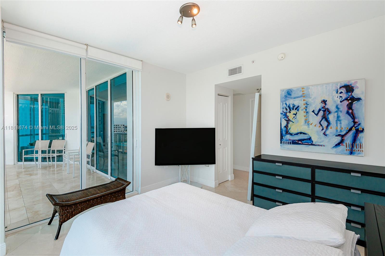image Platinum Condo18