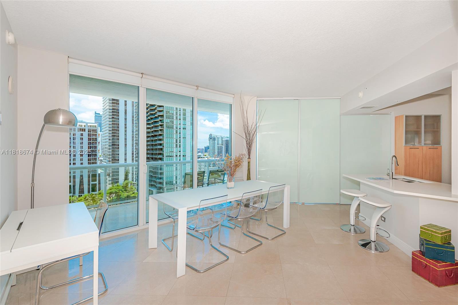 image Platinum Condo2