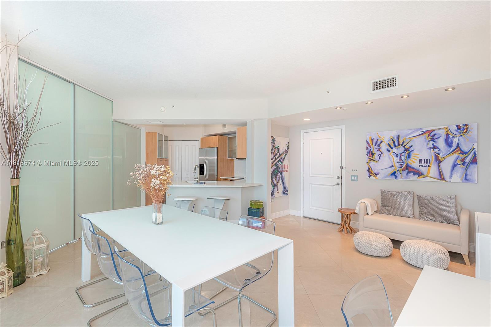 image Platinum Condo3