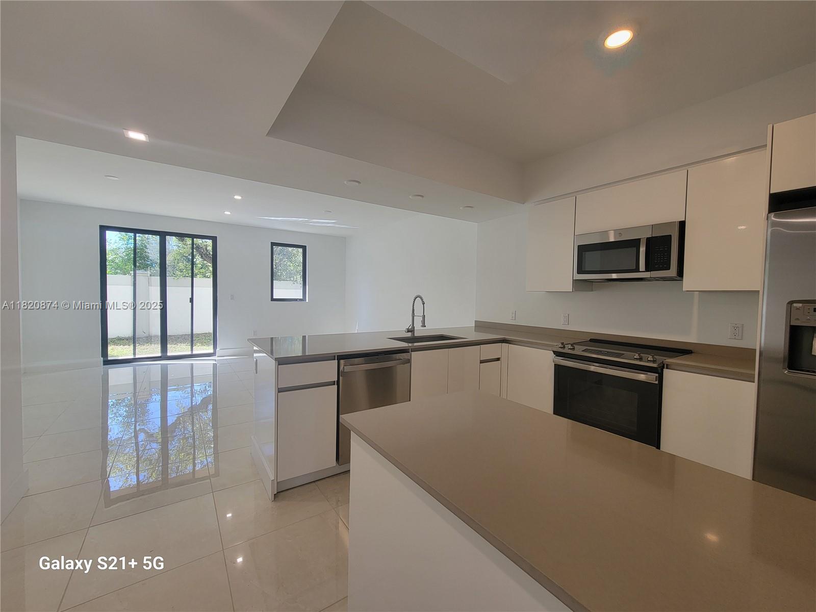 4117 N Oak Pl Dania Beach, FL 33314