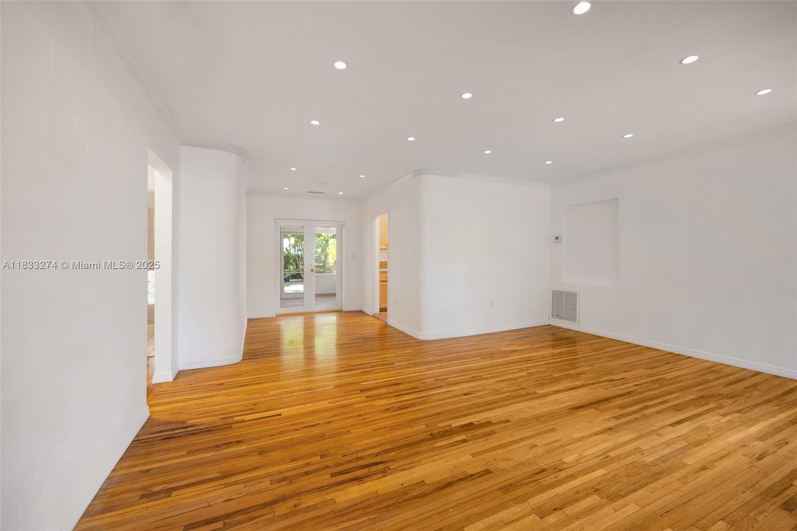 4050 Loquat Ave Coconut Grove, FL 33133