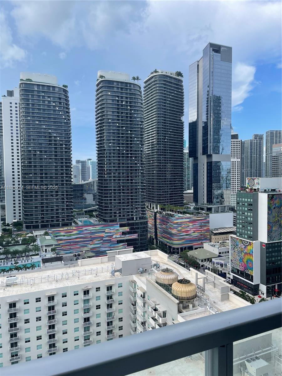 image Axis on Brickell North24