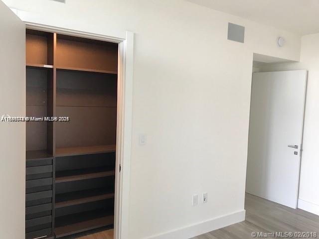 image Echo Brickell8