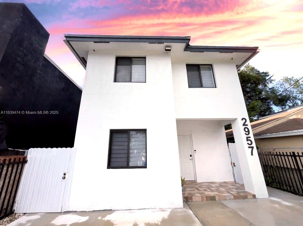 2957 NW 45th St