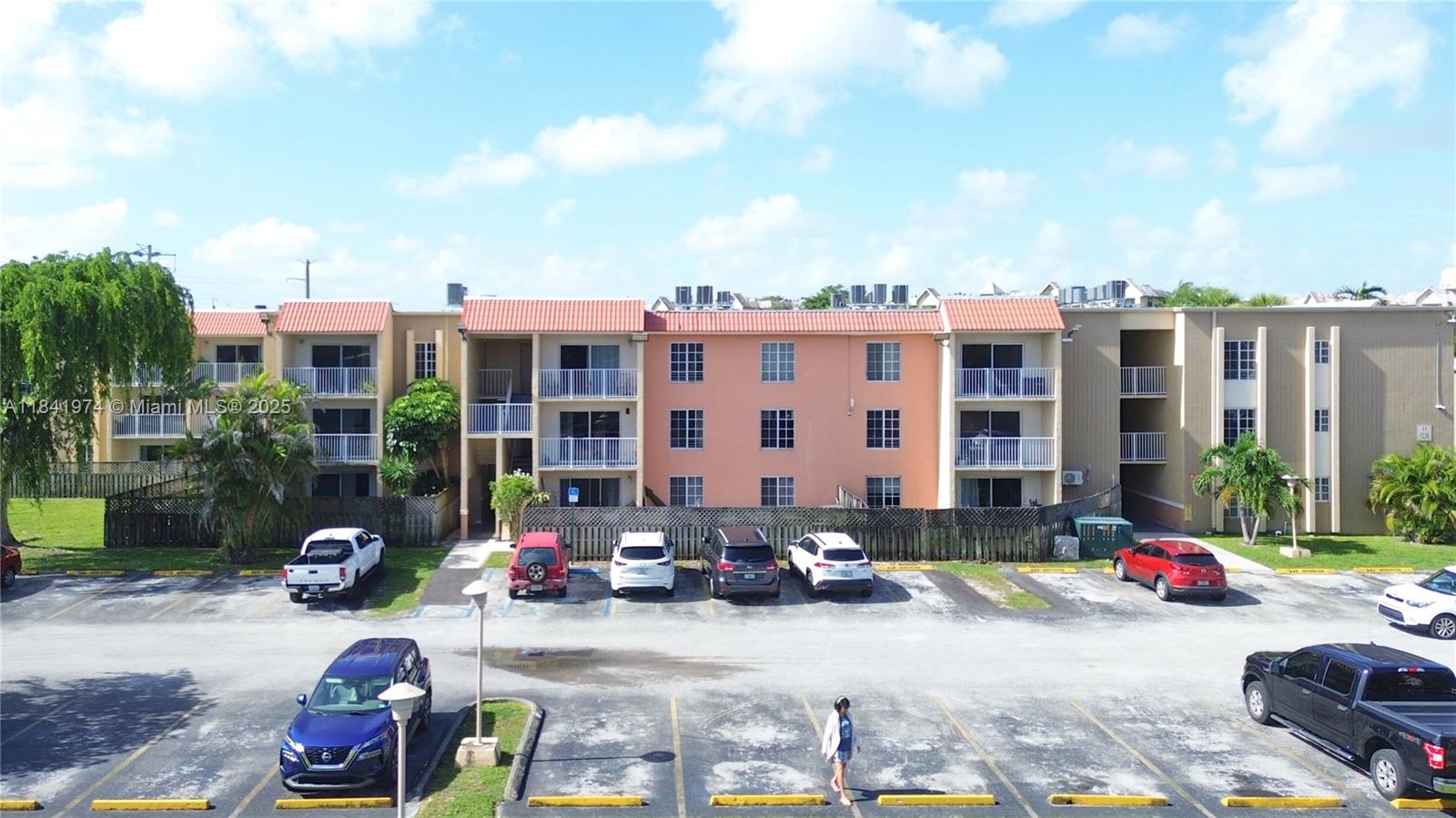 5231 Geneva Way #307