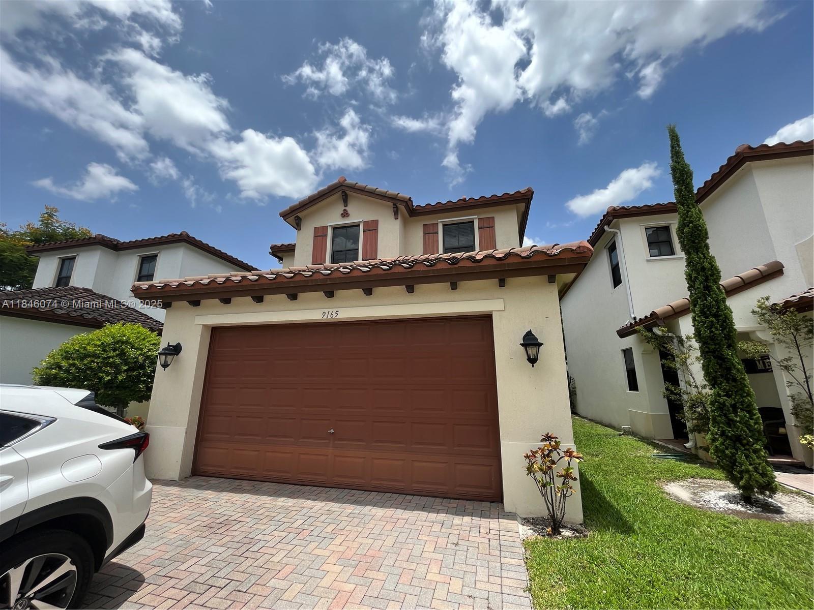 9165 SW 36th Mnr