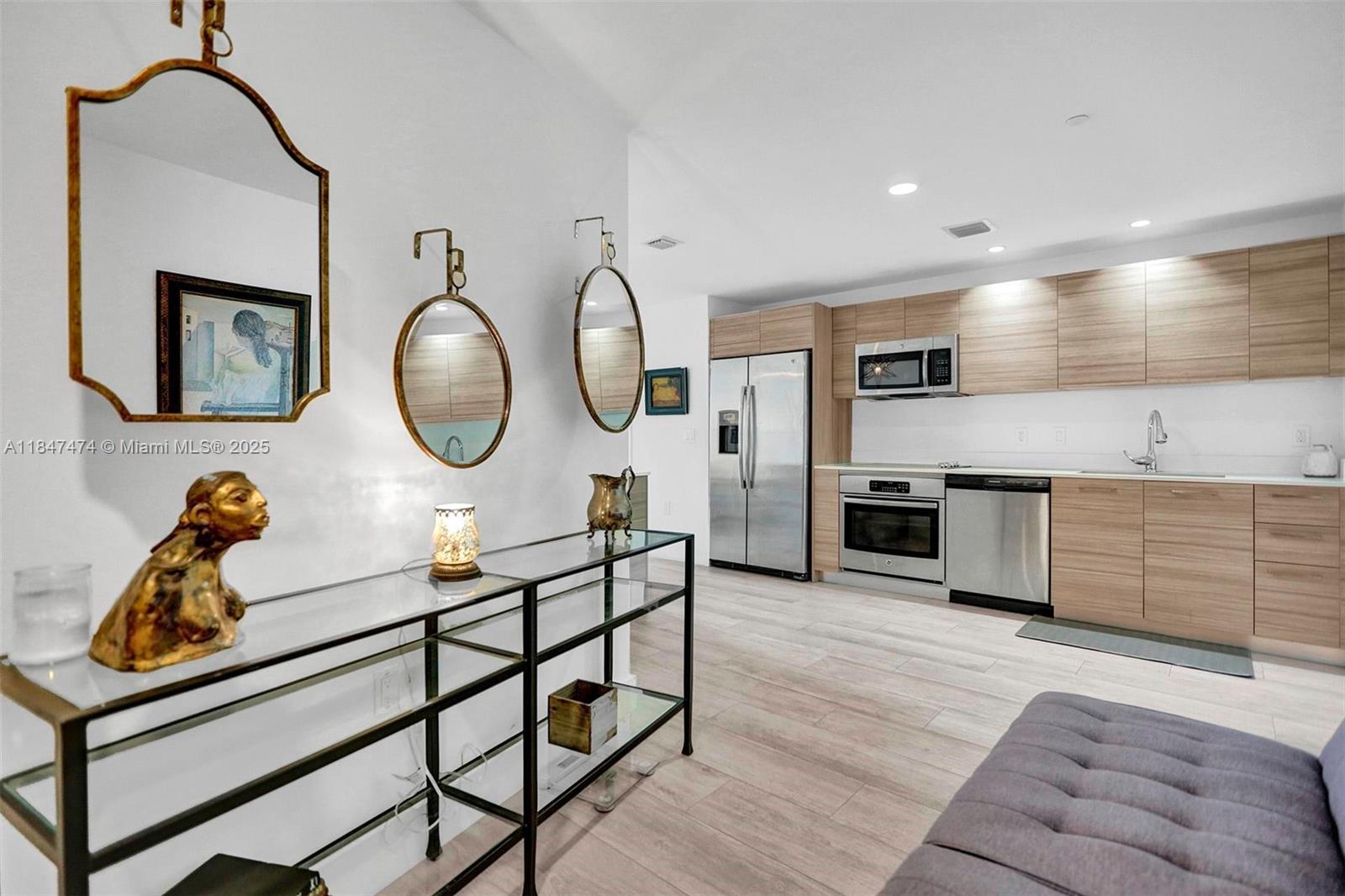 image Hyde Midtown Residences9