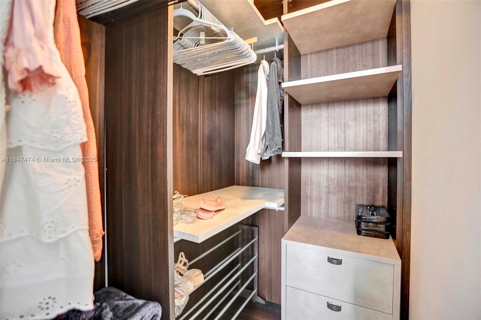 image Hyde Midtown Residences16