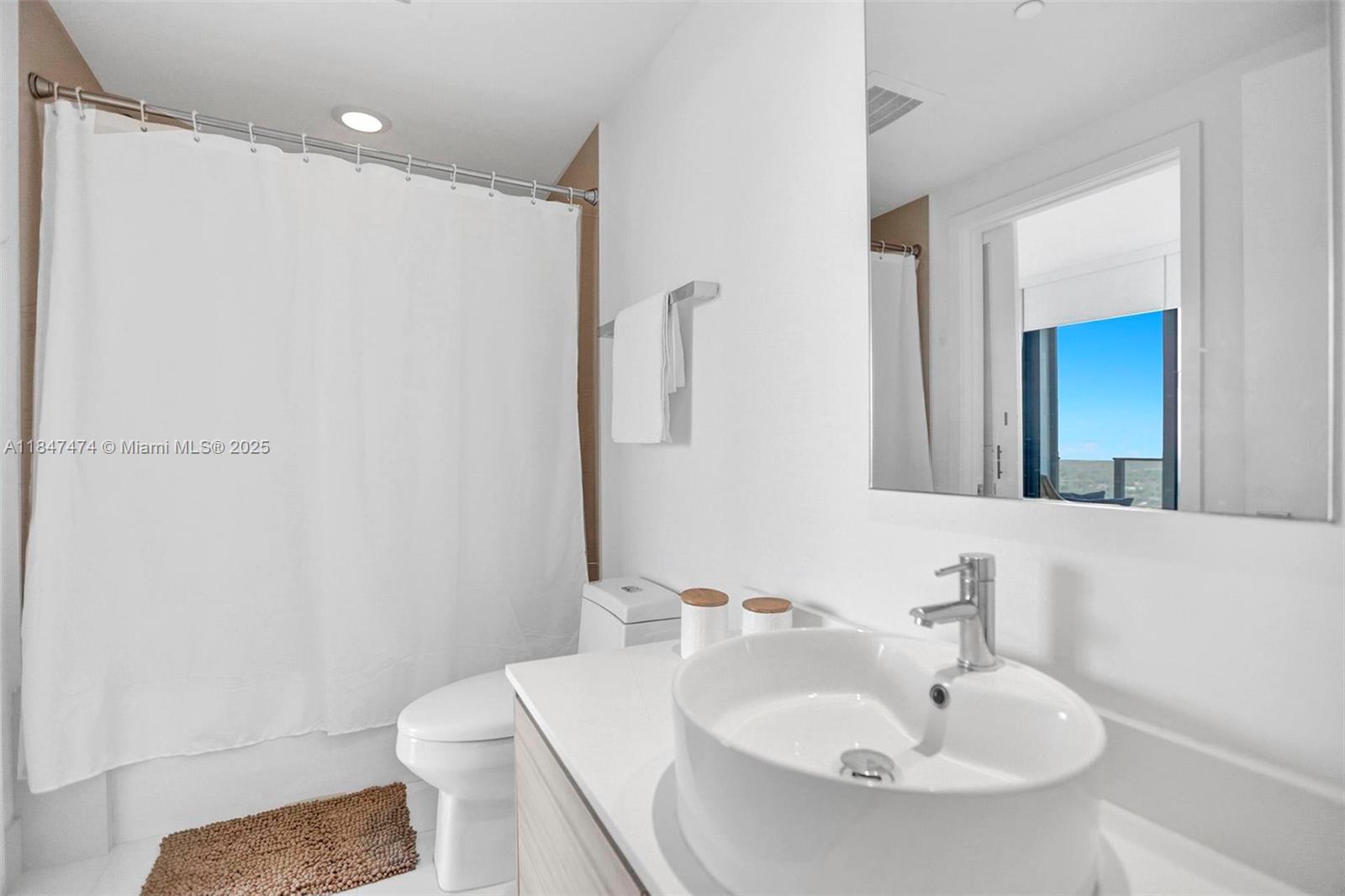 image Hyde Midtown Residences18