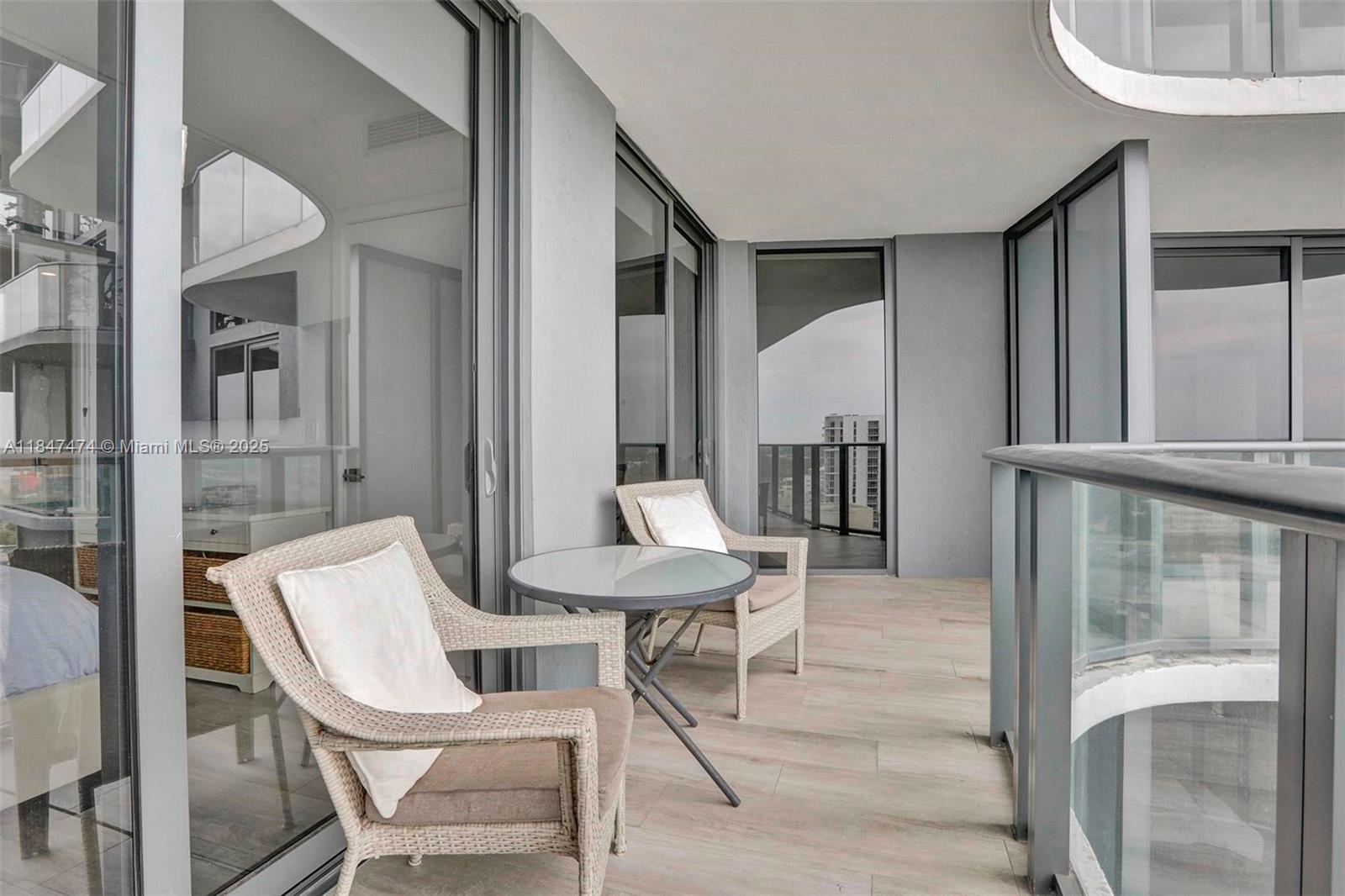 image Hyde Midtown Residences21