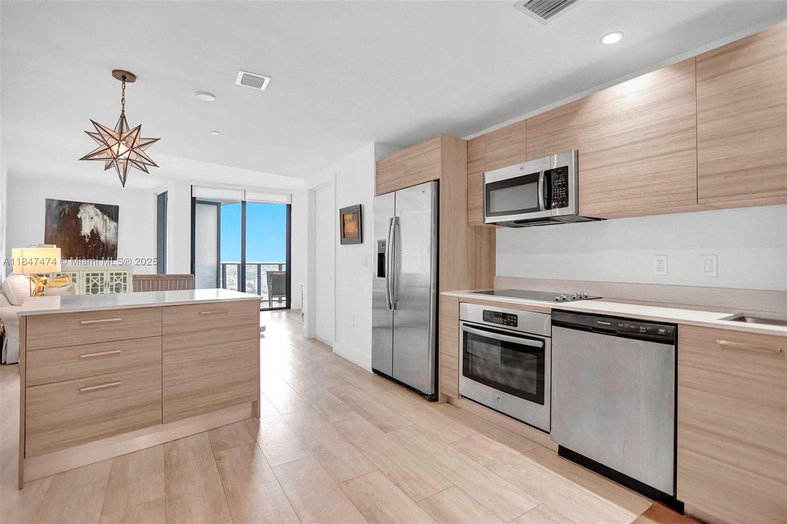 image Hyde Midtown Residences6