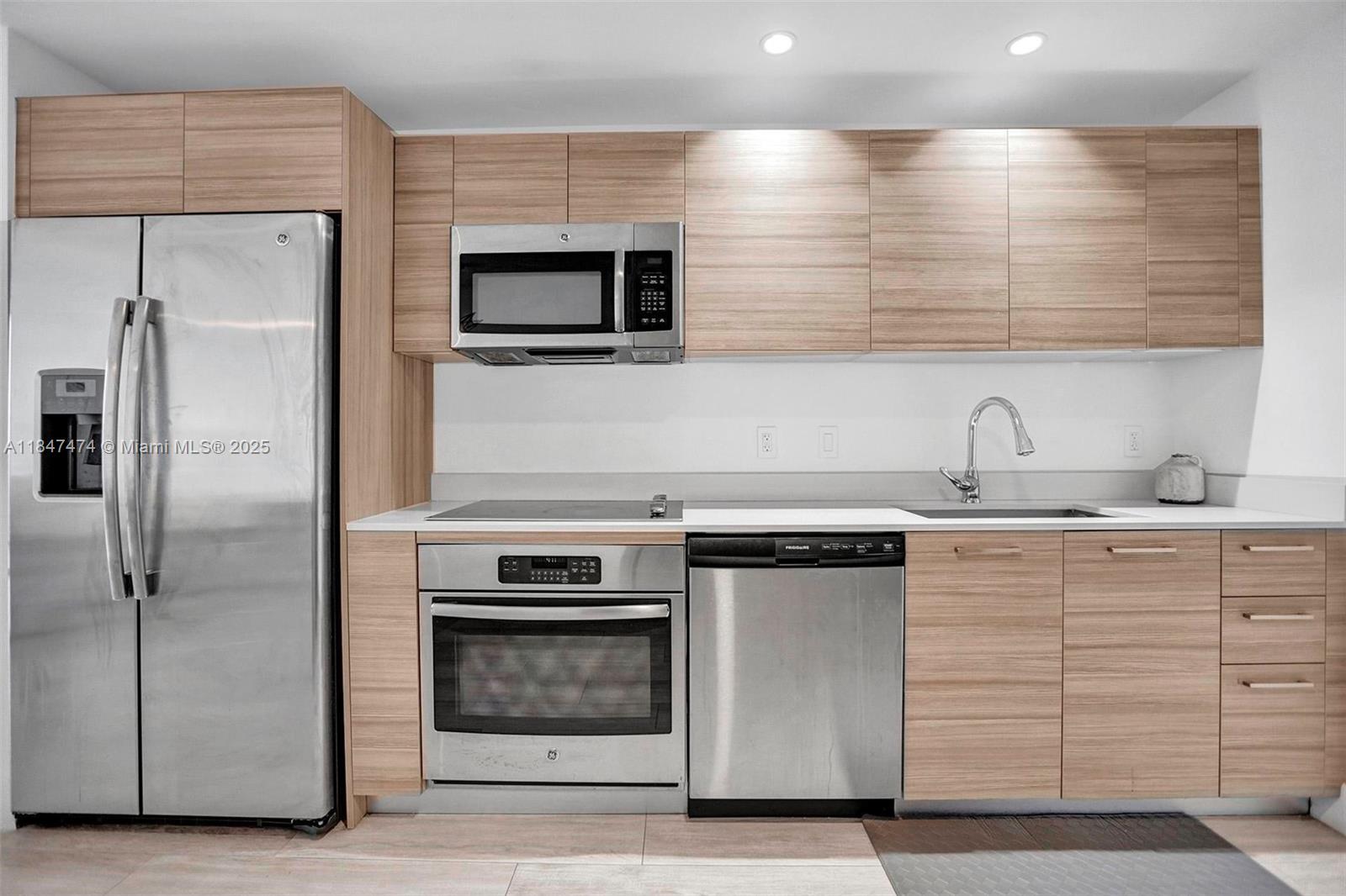 image Hyde Midtown Residences7