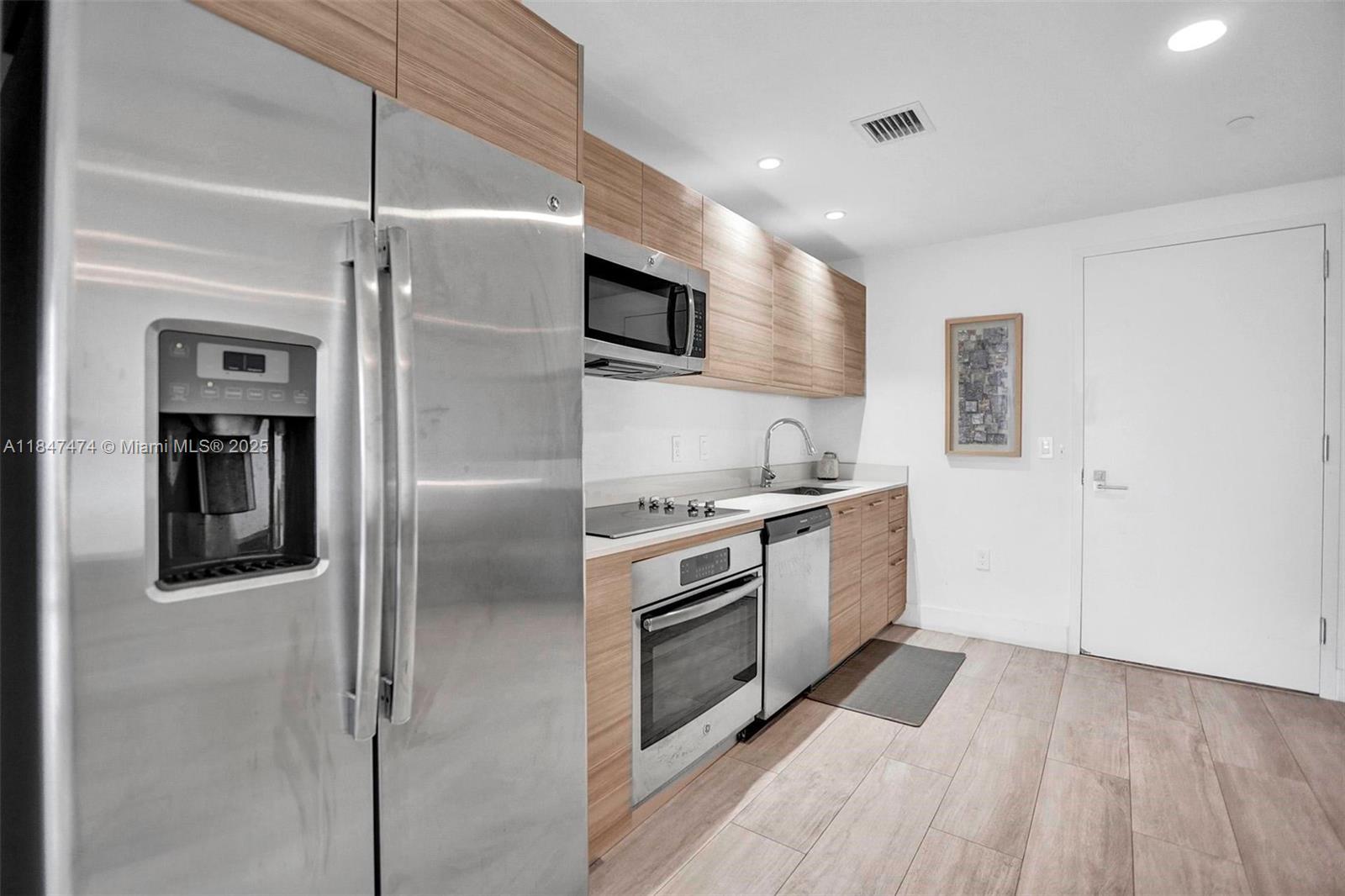 image Hyde Midtown Residences8