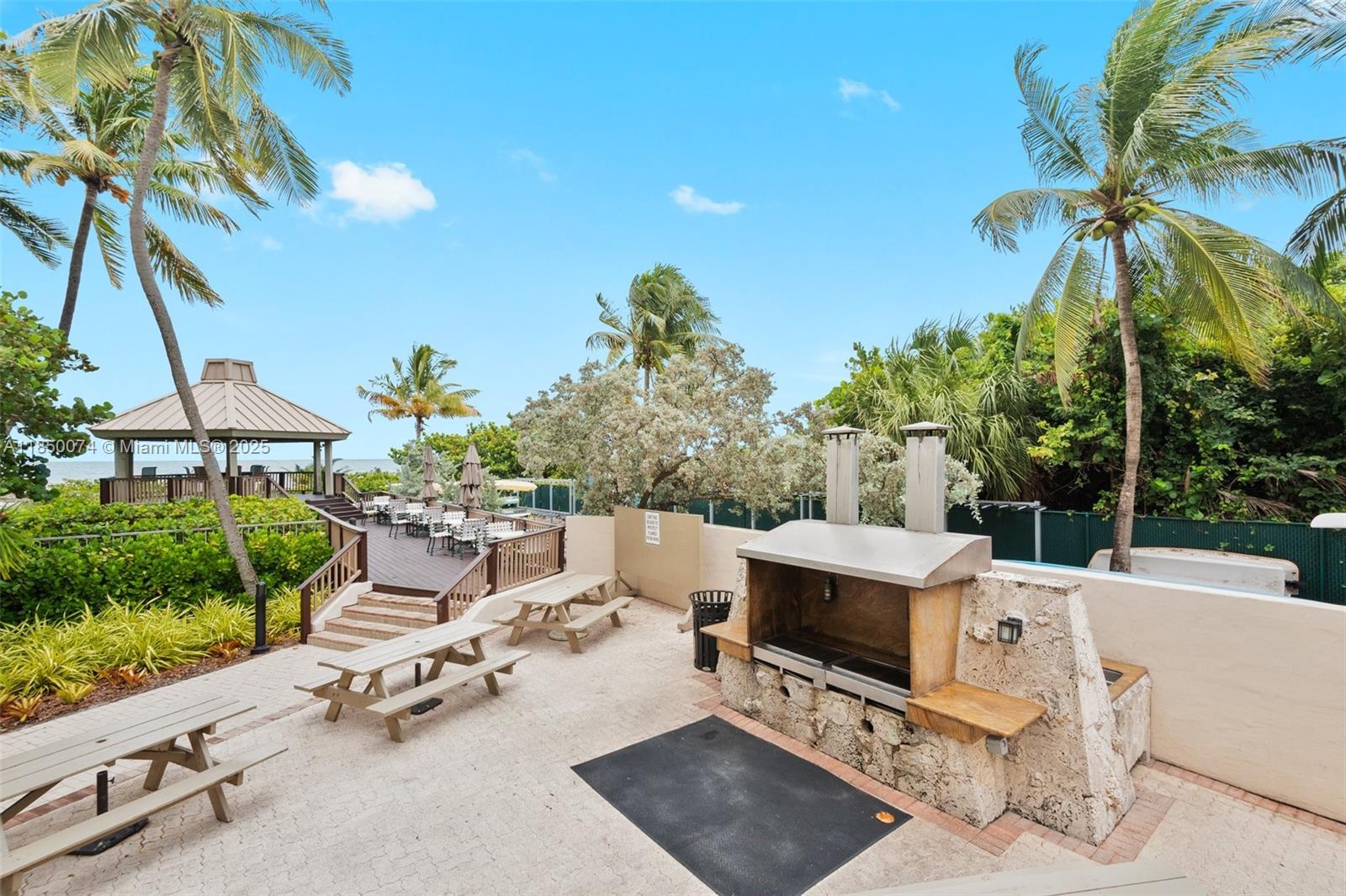 image Towers Of Key Biscayne15