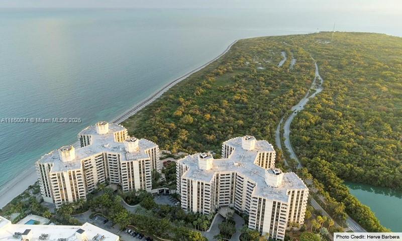 image Towers Of Key Biscayne18