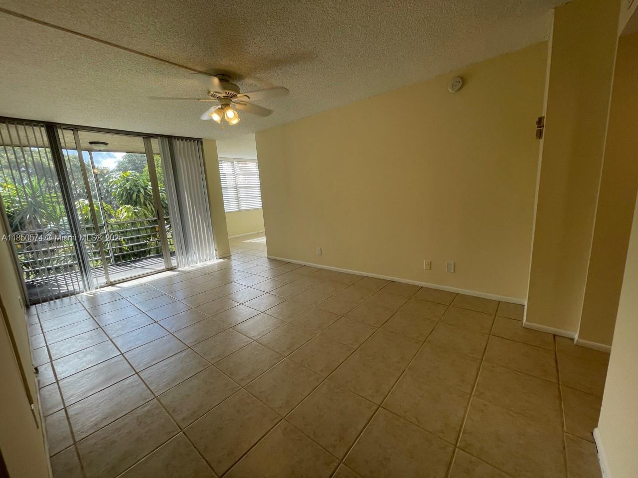 9431 Live Oak Pl #203