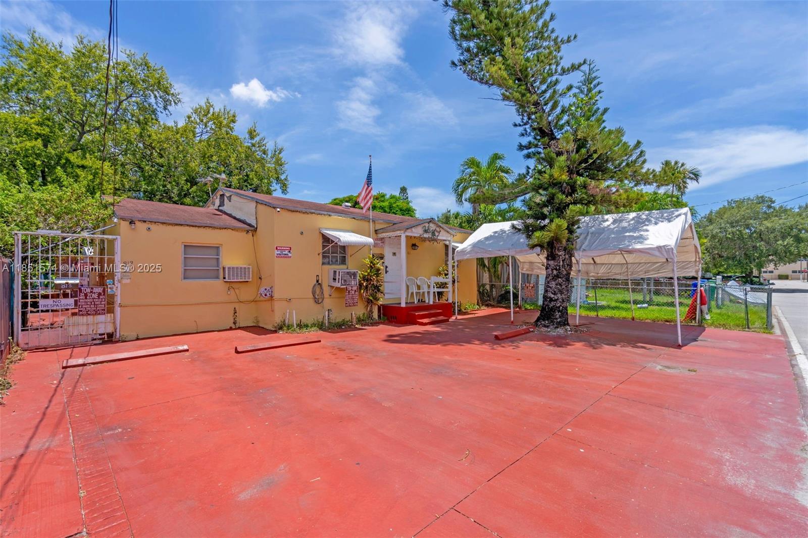 811 NW 24th Ct