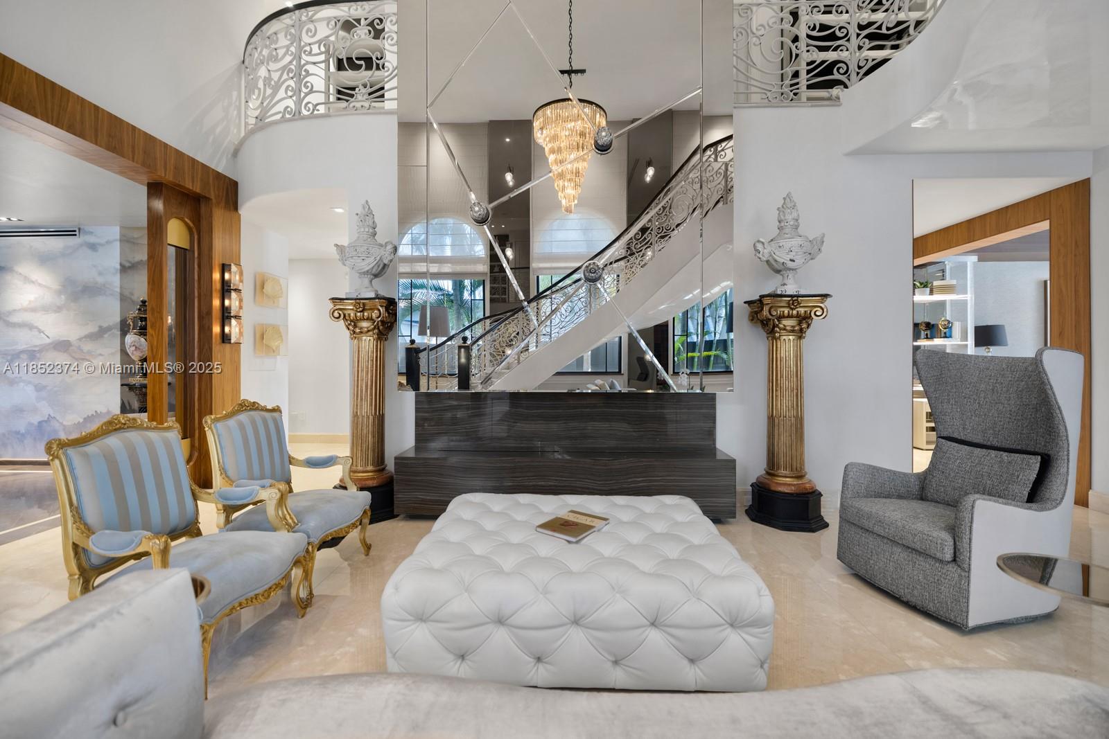 176 S Hibiscus Dr Miami Beach, FL 33139