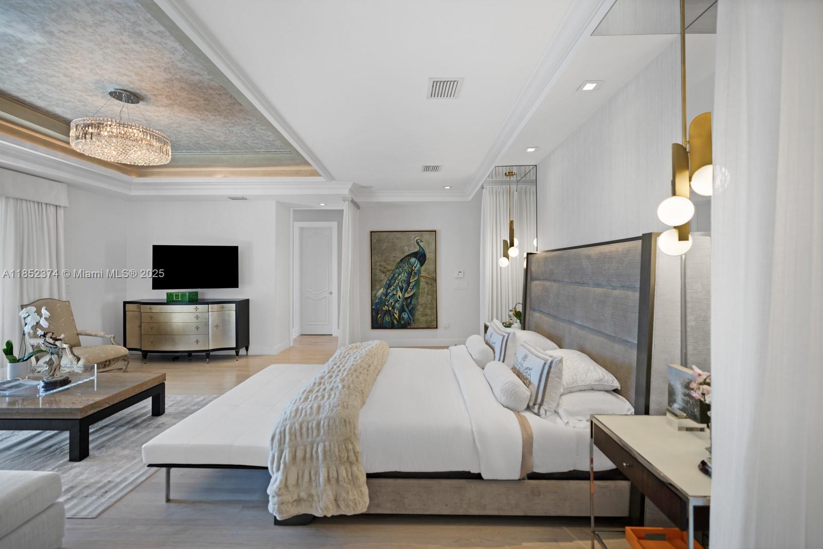 176 S Hibiscus Dr Miami Beach, FL 33139