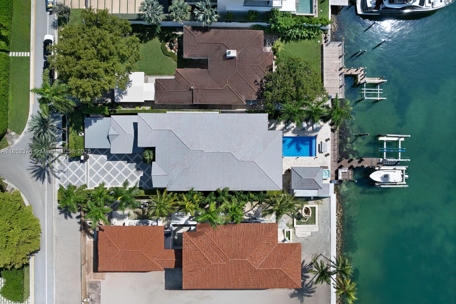 176 S Hibiscus Dr Miami Beach, FL 33139