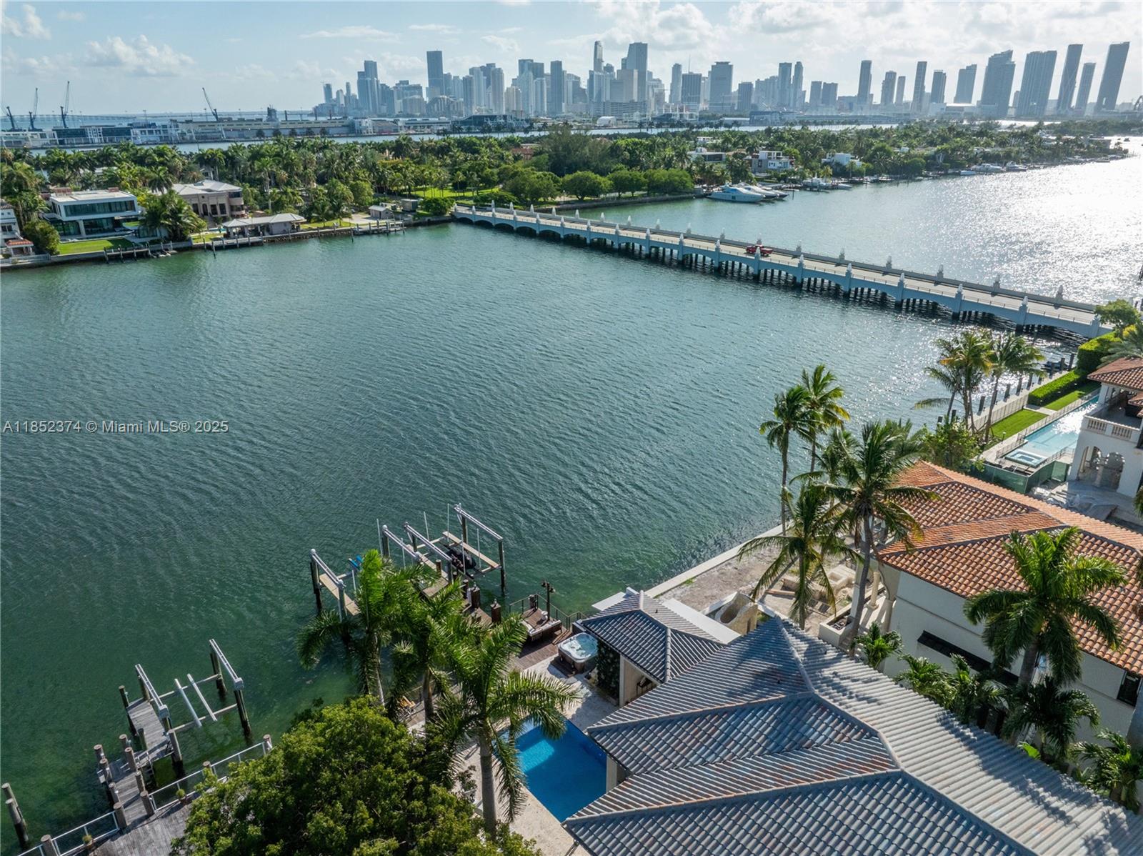 176 S Hibiscus Dr Miami Beach, FL 33139