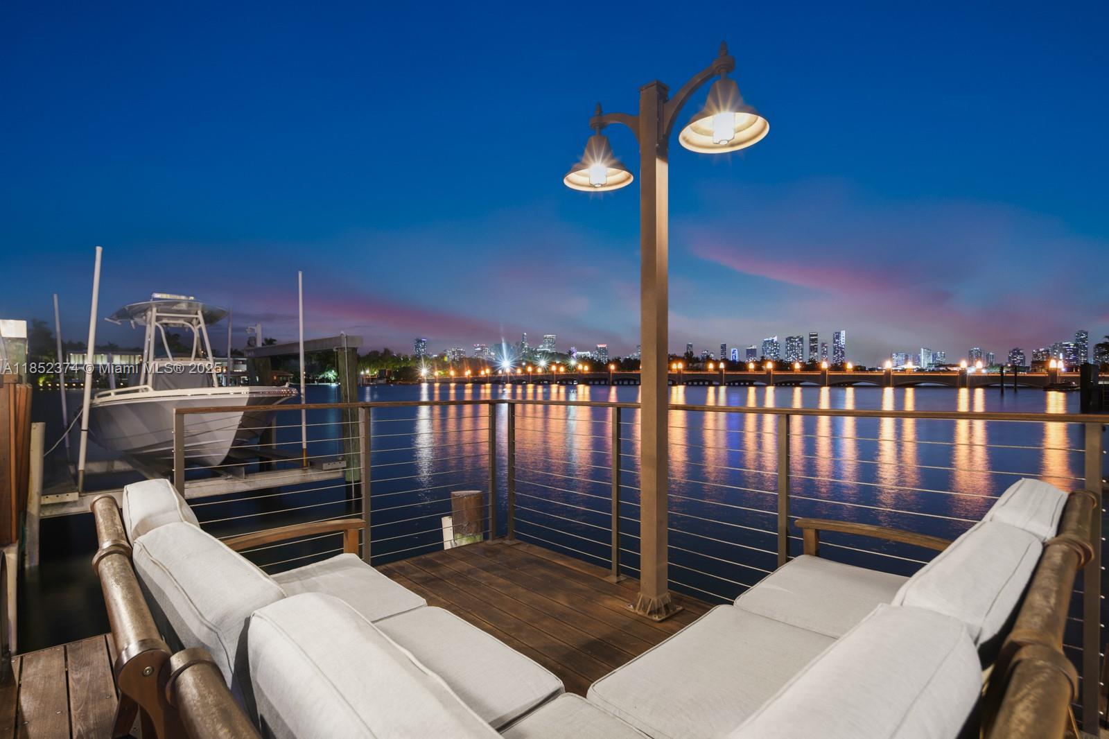 176 S Hibiscus Dr Miami Beach, FL 33139