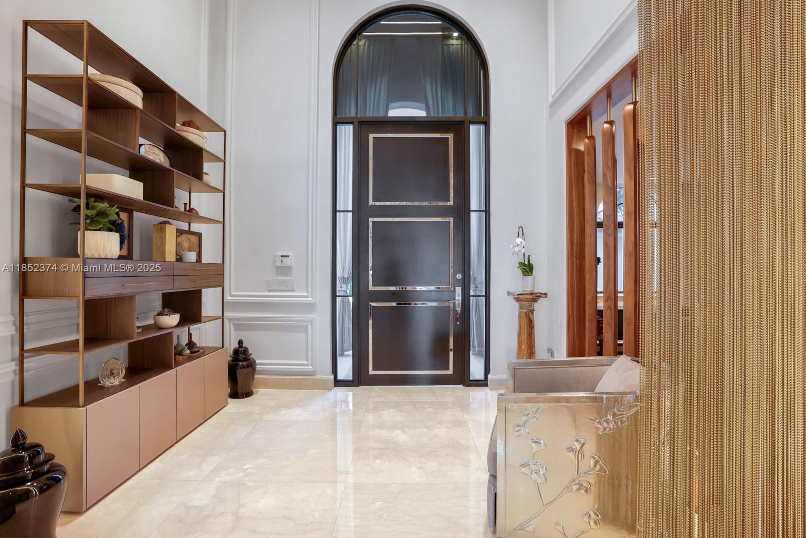 176 S Hibiscus Dr Miami Beach, FL 33139