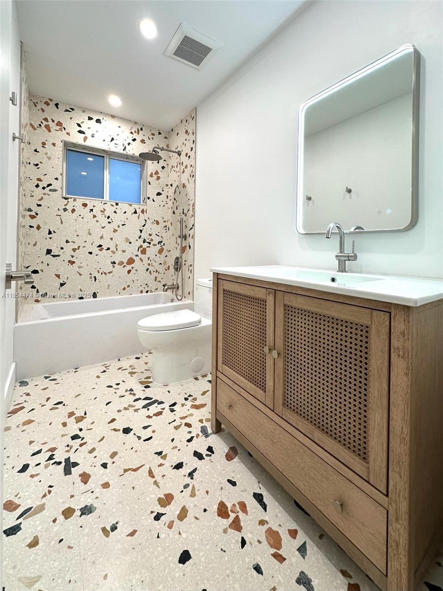 4430 SW 11th St Miami, FL 33134