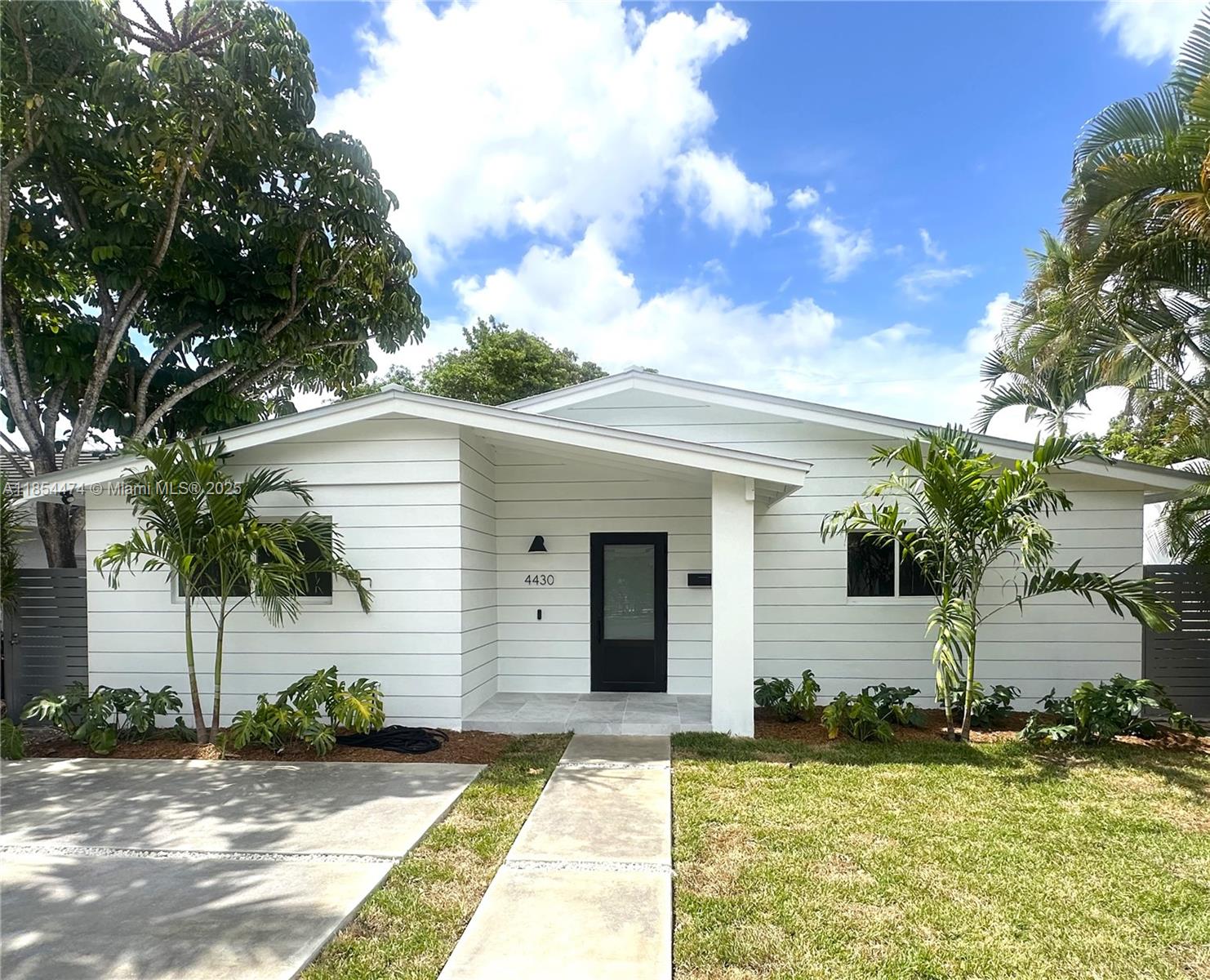 4430 SW 11th St Miami, FL 33134