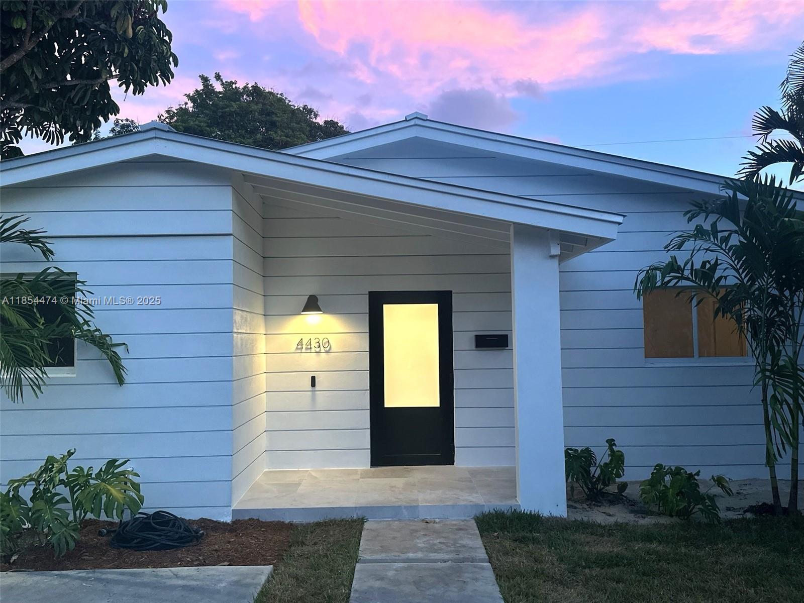 4430 SW 11th St Miami, FL 33134