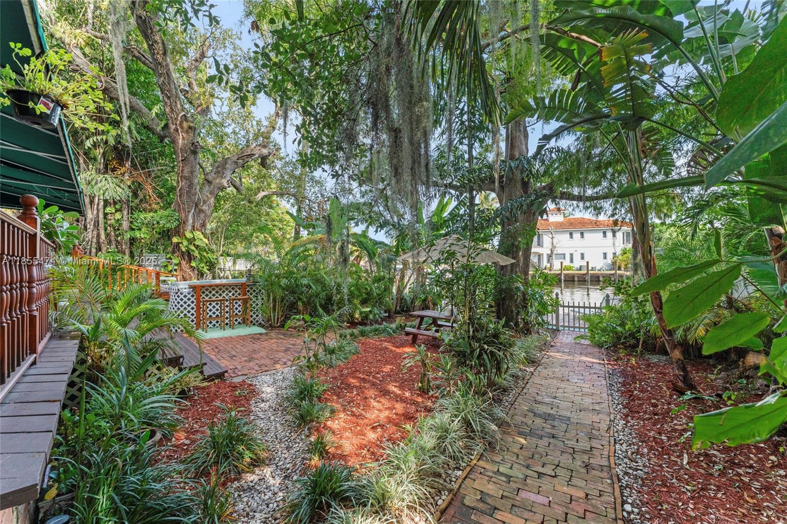 918 Tequesta St Fort Lauderdale, FL 33311