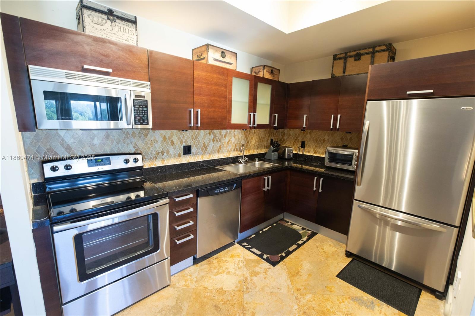 3250 Grand Ave #404