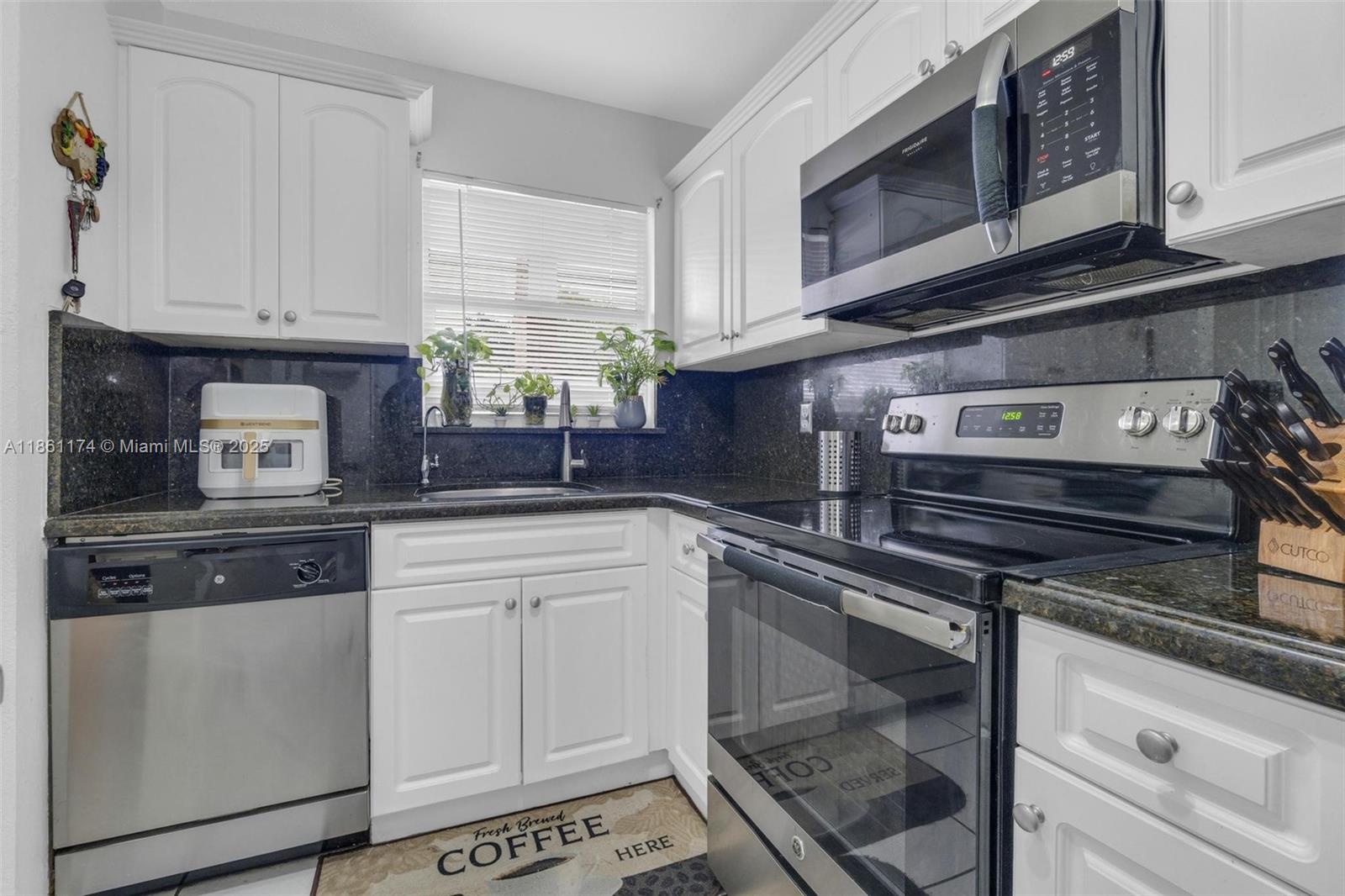 2651 E Sunrise Lks Dr #104