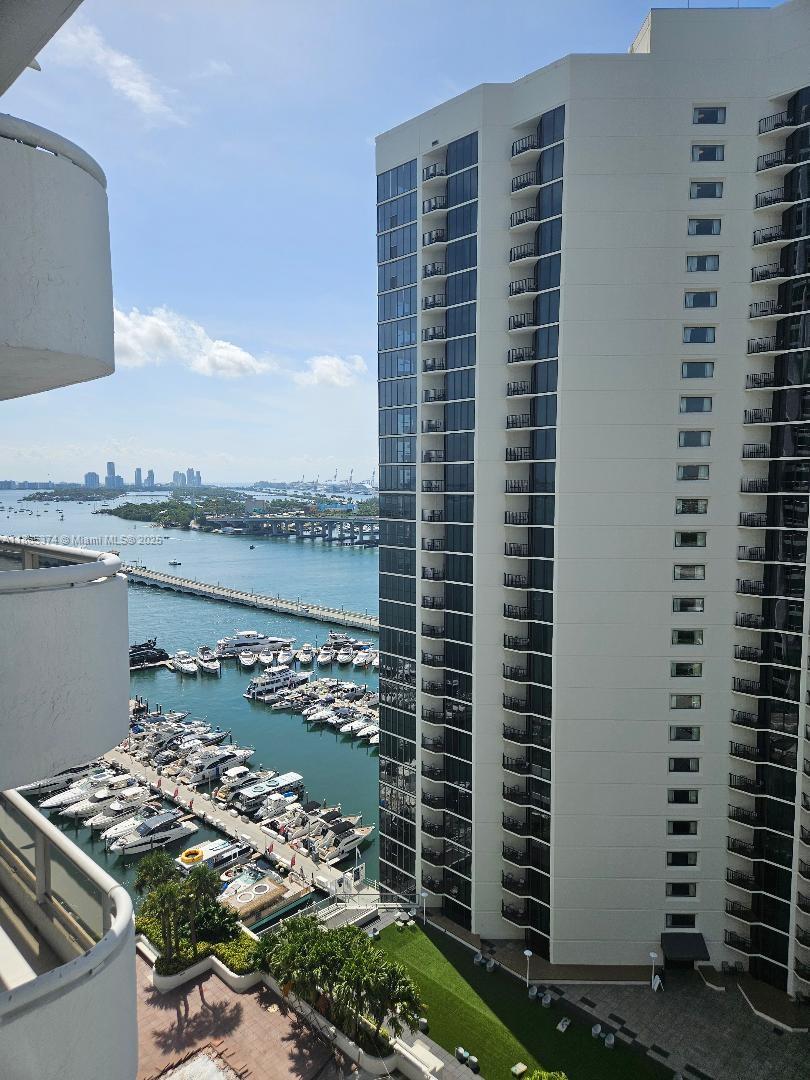 1717 N Bayshore Dr #A-2442