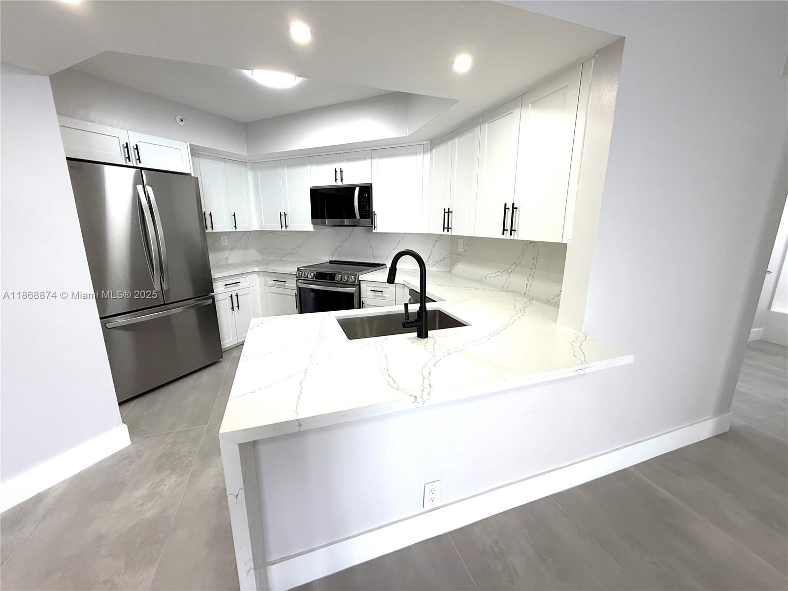 6767 Collins Ave #1501