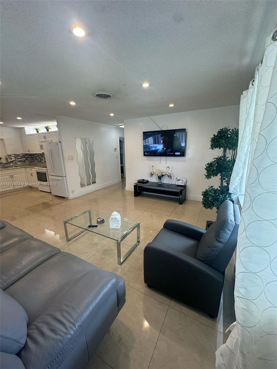 4808 NW 27th Ter
