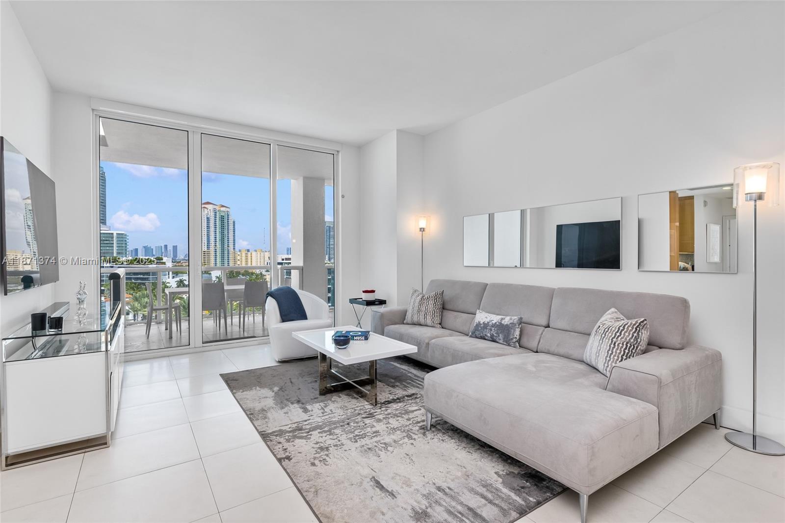 50 S Pointe Dr #1005