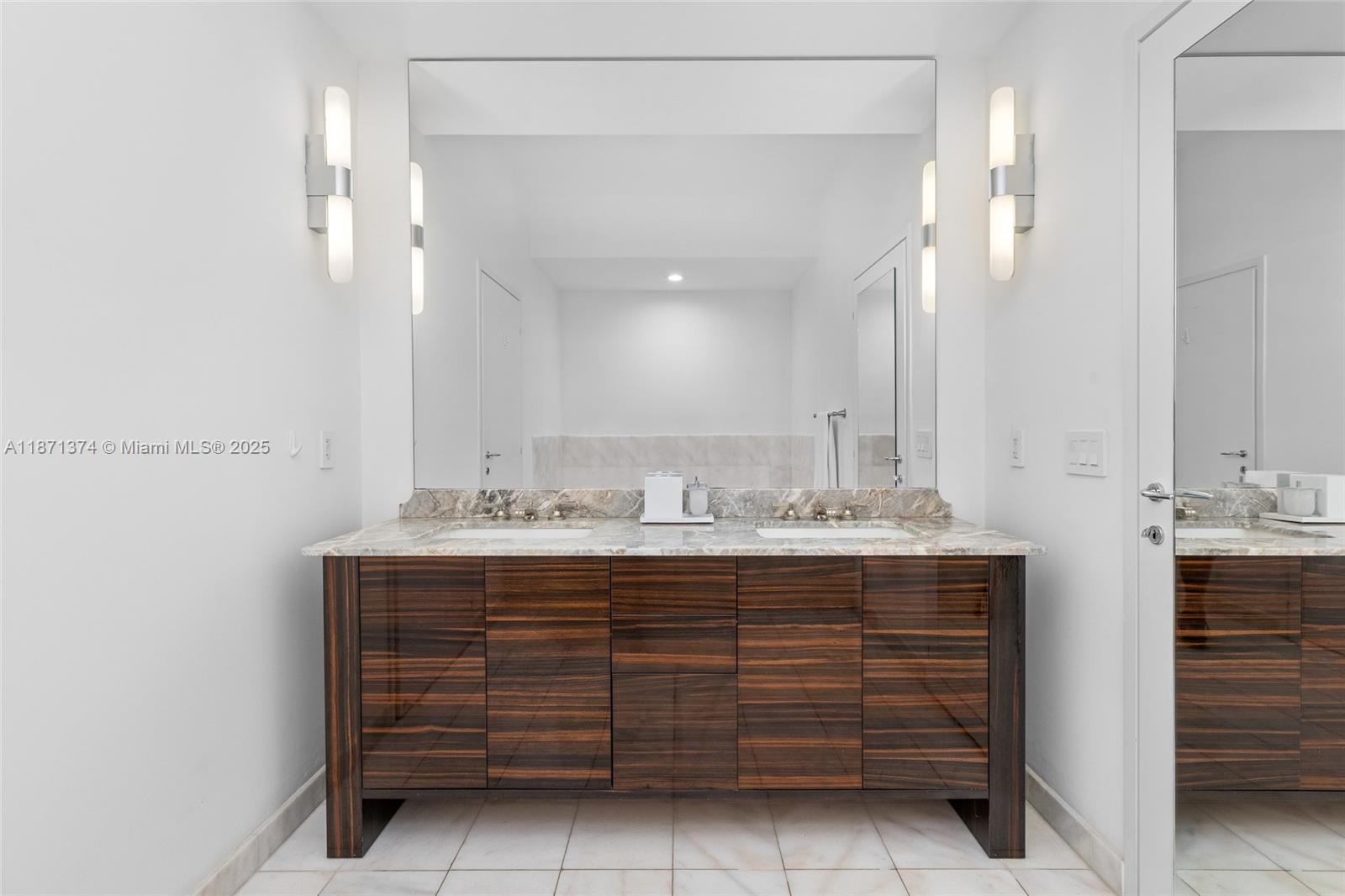 image Continuum On South Beach15