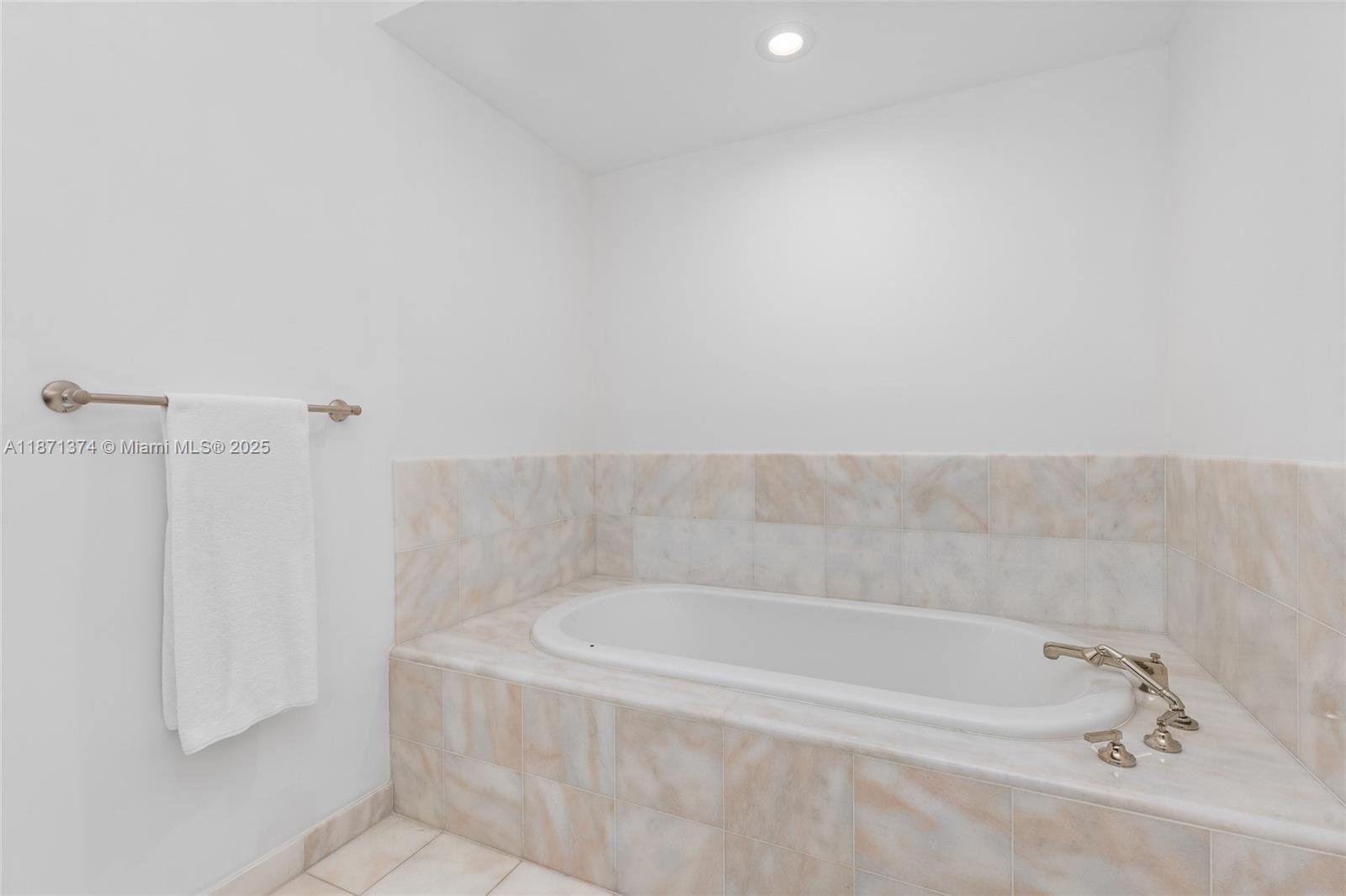 image Continuum On South Beach16