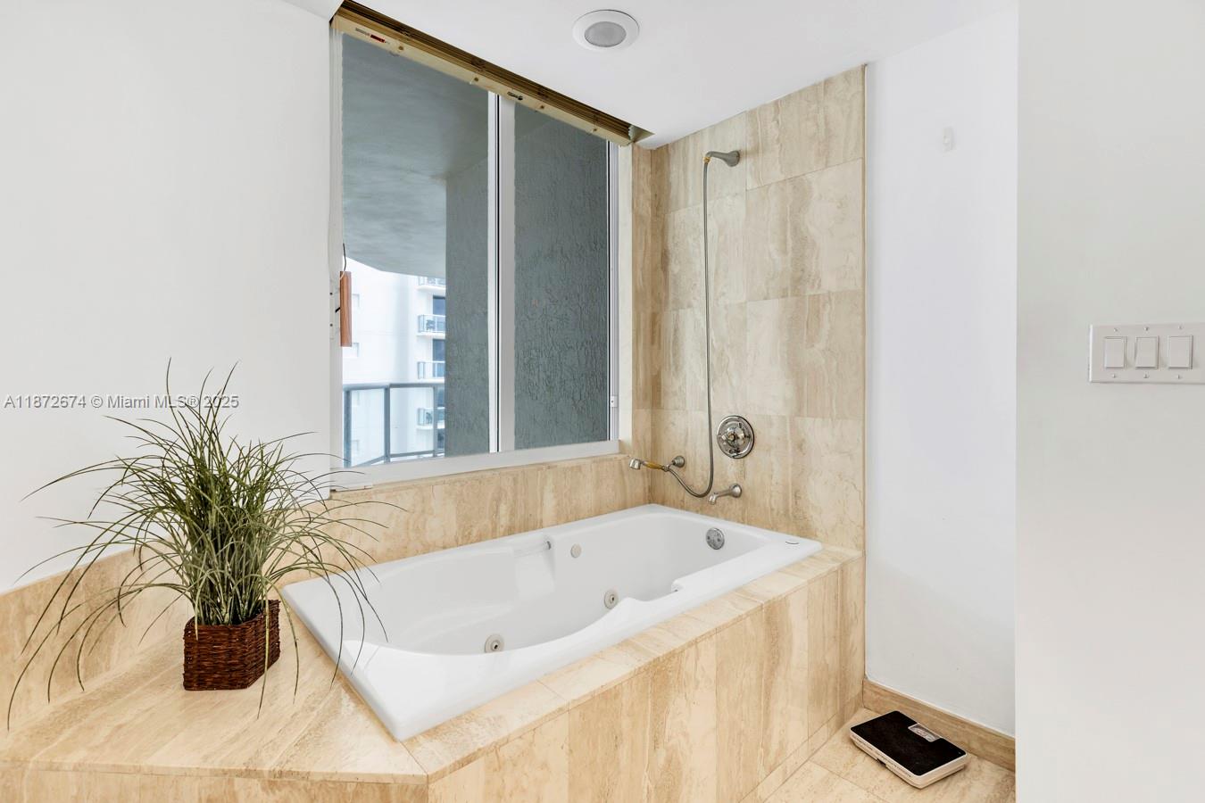 18671 Collins Ave #604,Sunny Isles Beach, FL 33160