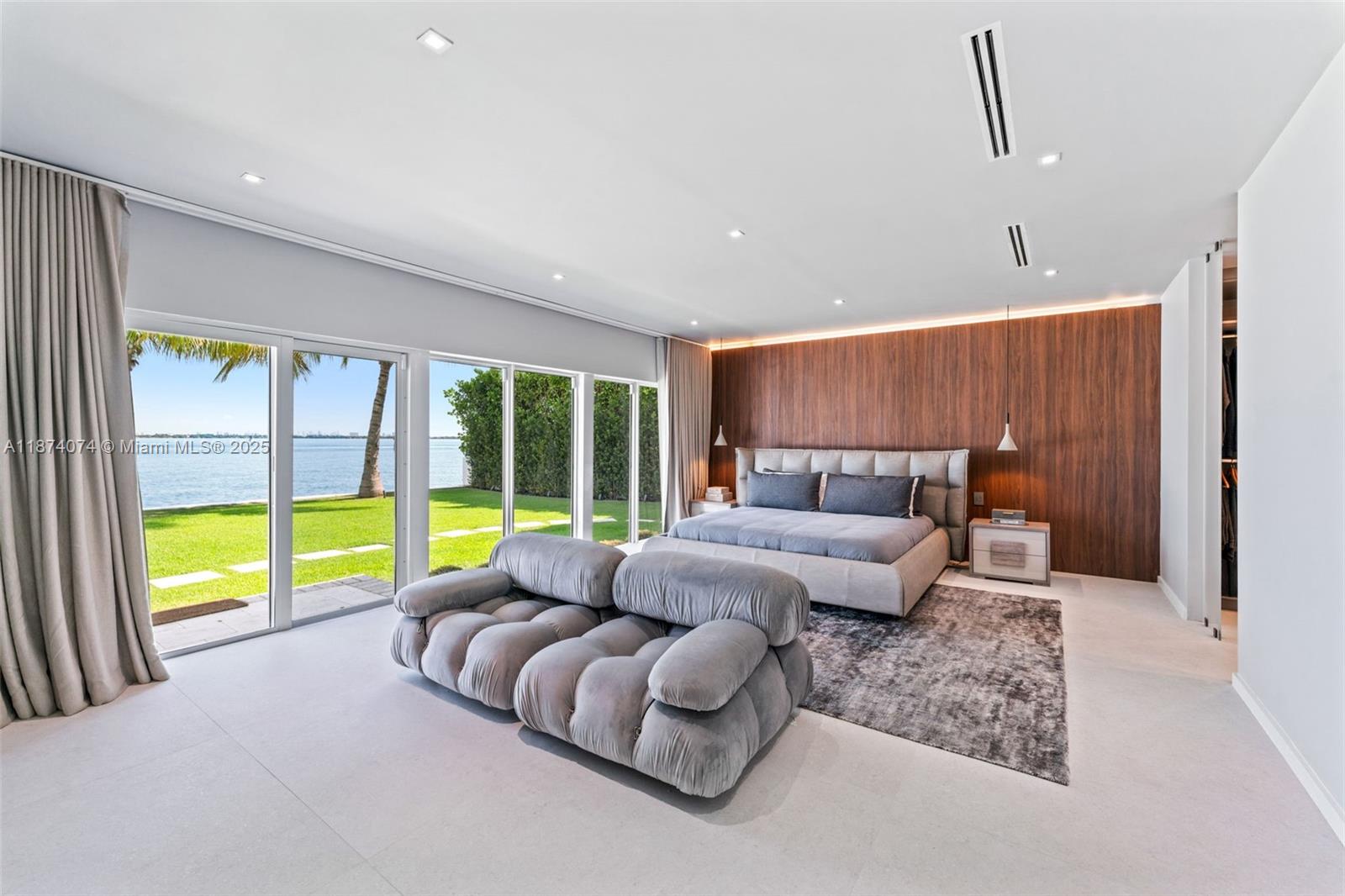 1011 N Venetian Dr Miami, FL 33139 1011 N Venetian Dr Miami, FL 33139