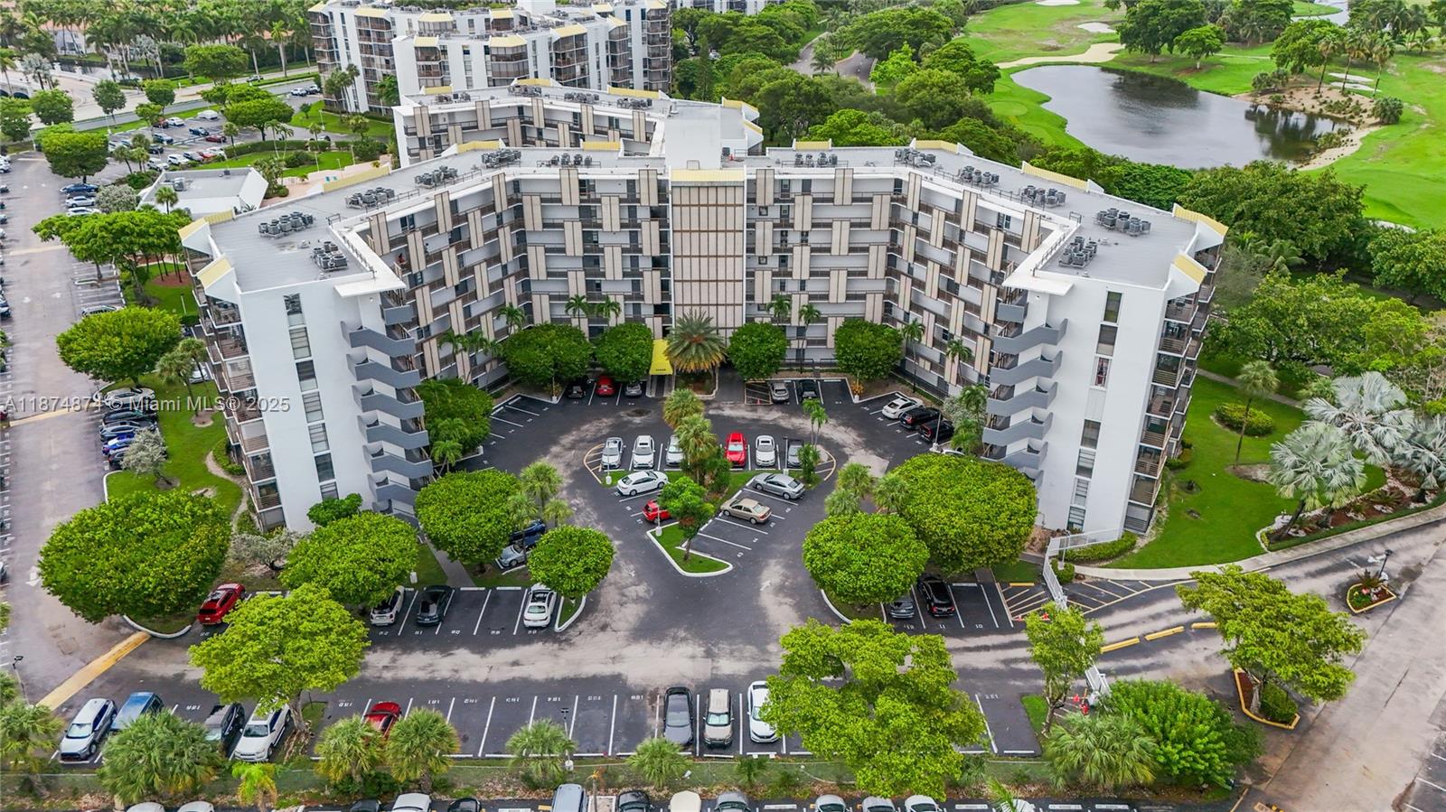 20400 W Country Clb Dr #416