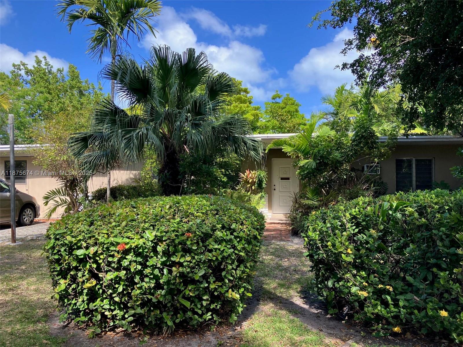 737 Woodcrest Rd