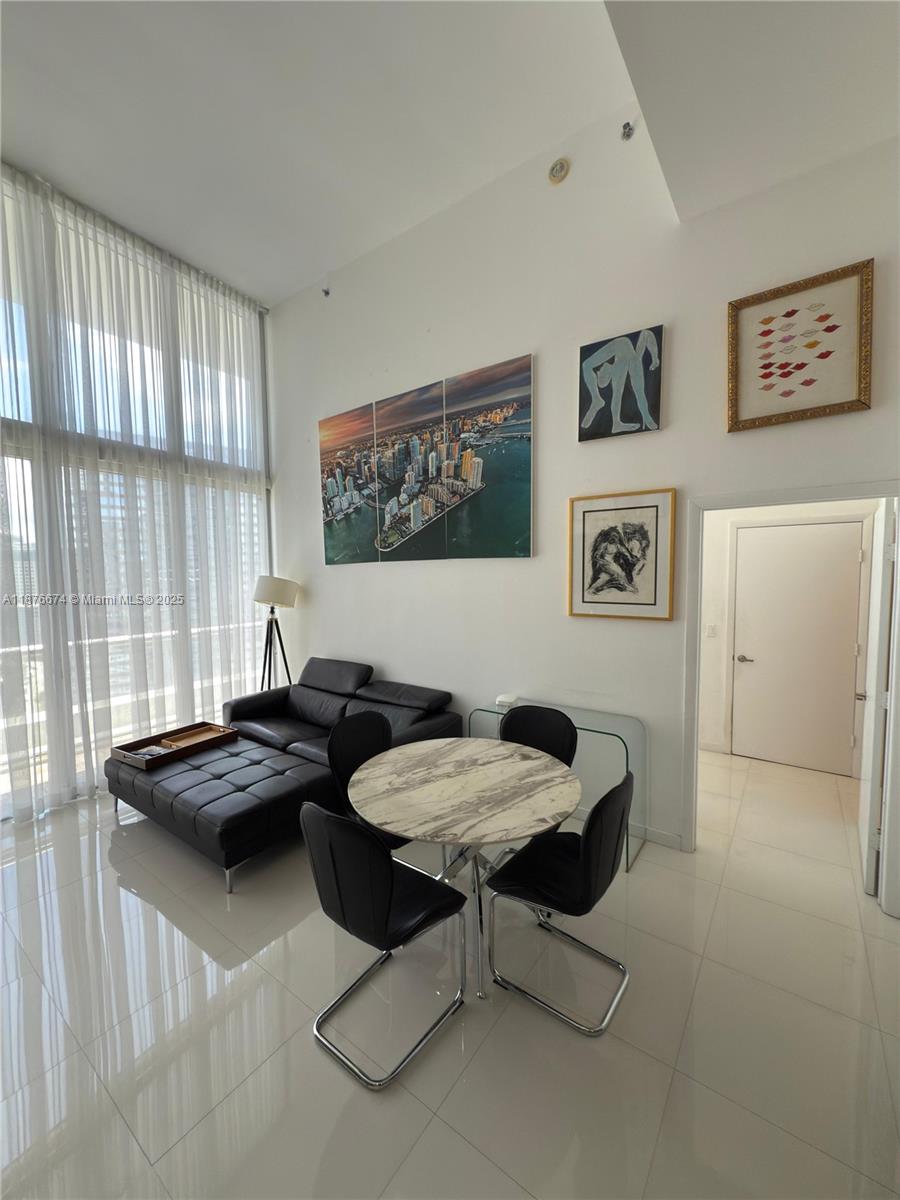 475 Brickell Ave #2813