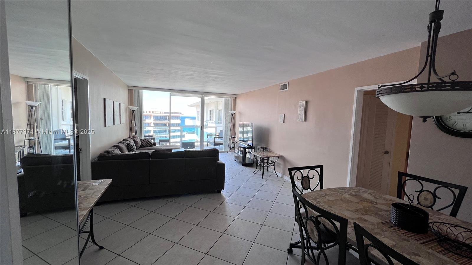5161 Collins Ave #1701