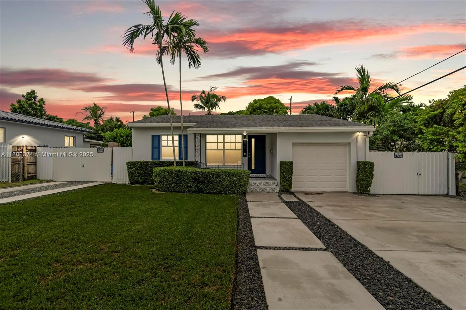 570 SW 45th Ave