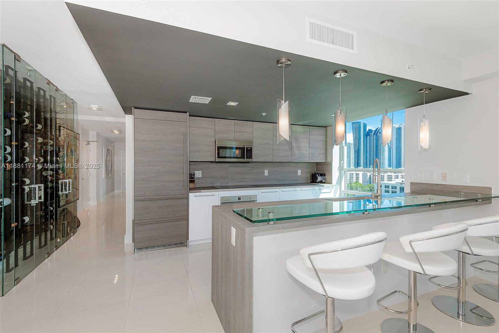 image 400 Sunny Isles Condo11
