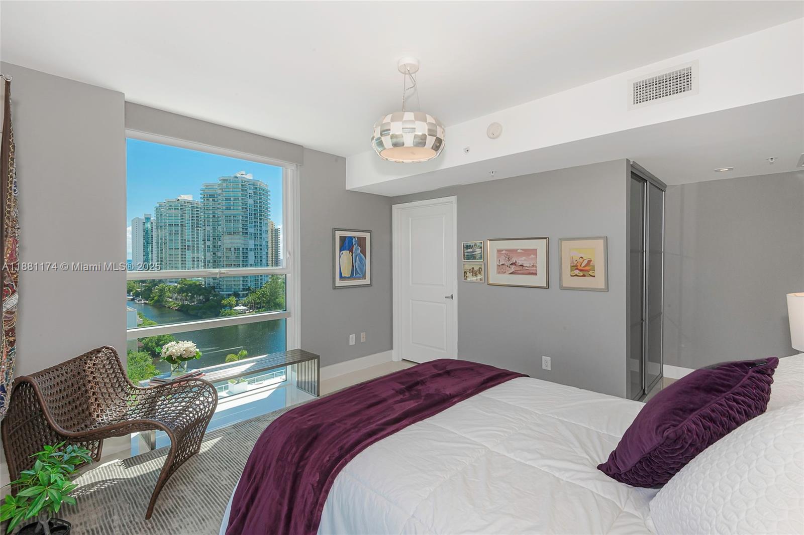 image 400 Sunny Isles Condo23