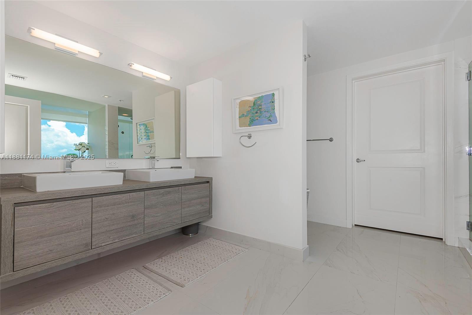 image 400 Sunny Isles Condo30